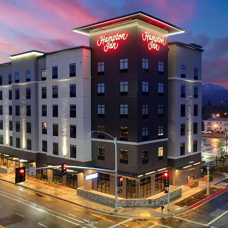 Hampton Inn Riverside Downtown Экстерьер фото