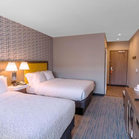 Hampton Inn Riverside Downtown Экстерьер фото