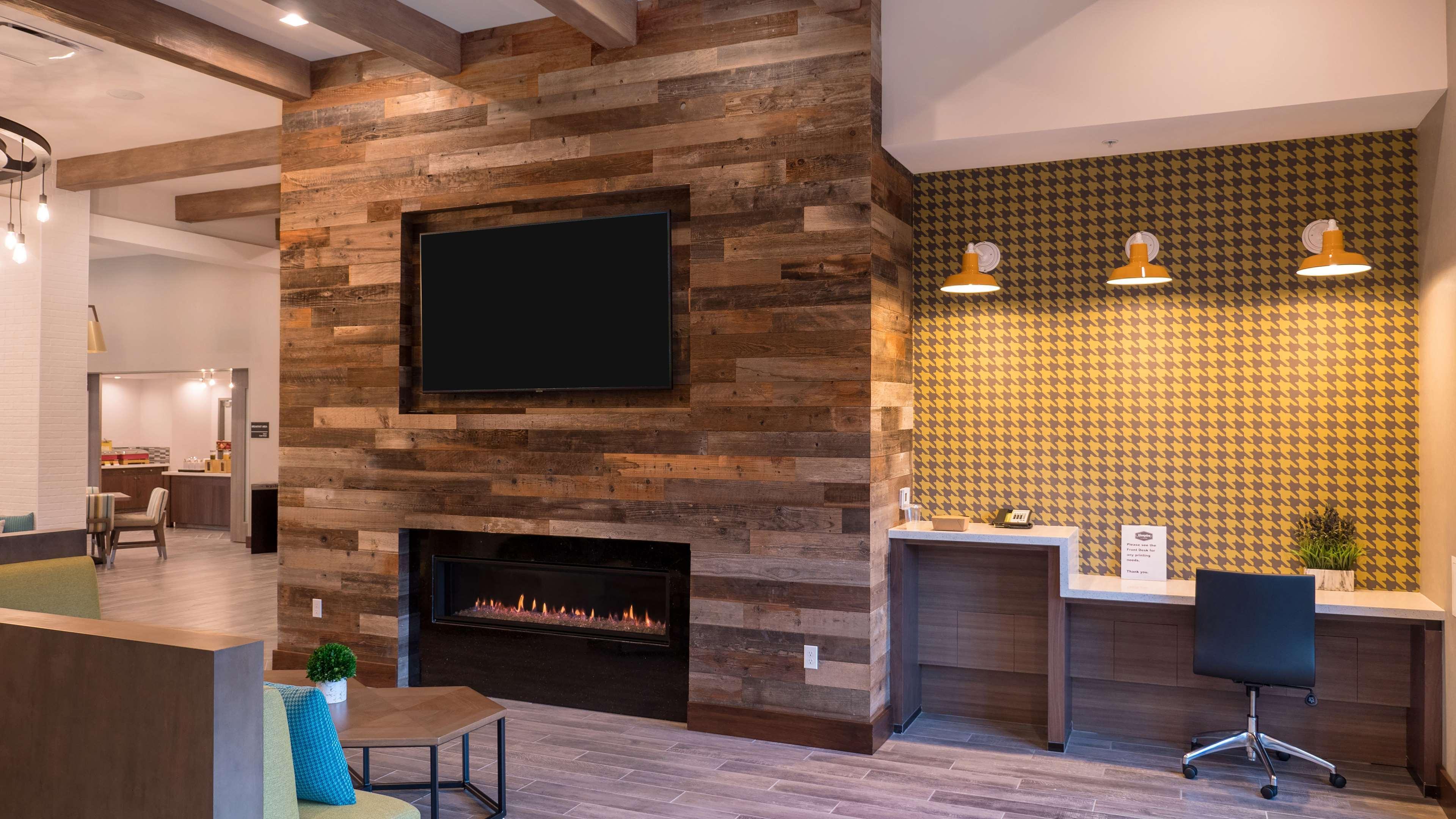 Hampton Inn Riverside Downtown Экстерьер фото