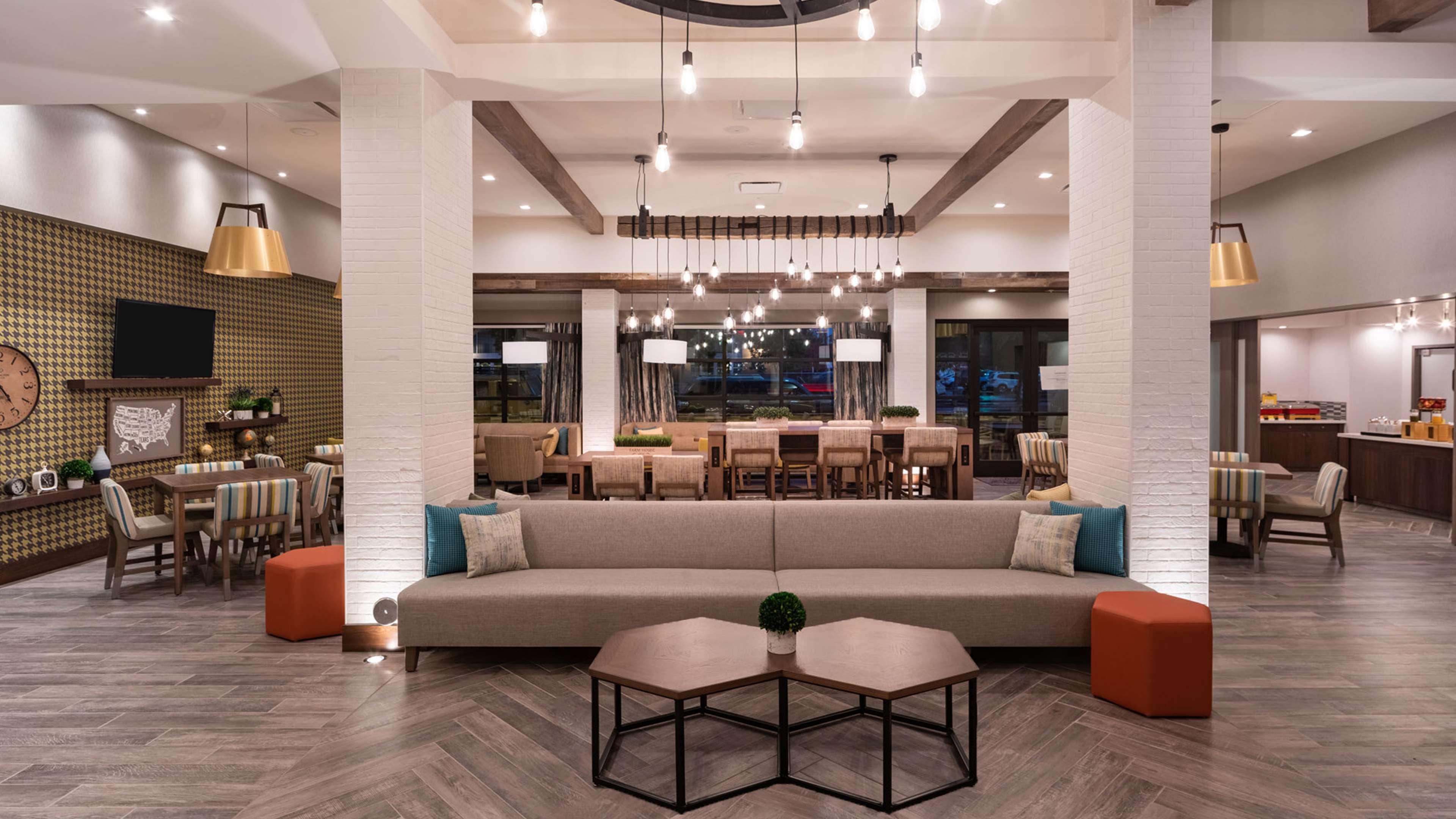 Hampton Inn Riverside Downtown Экстерьер фото