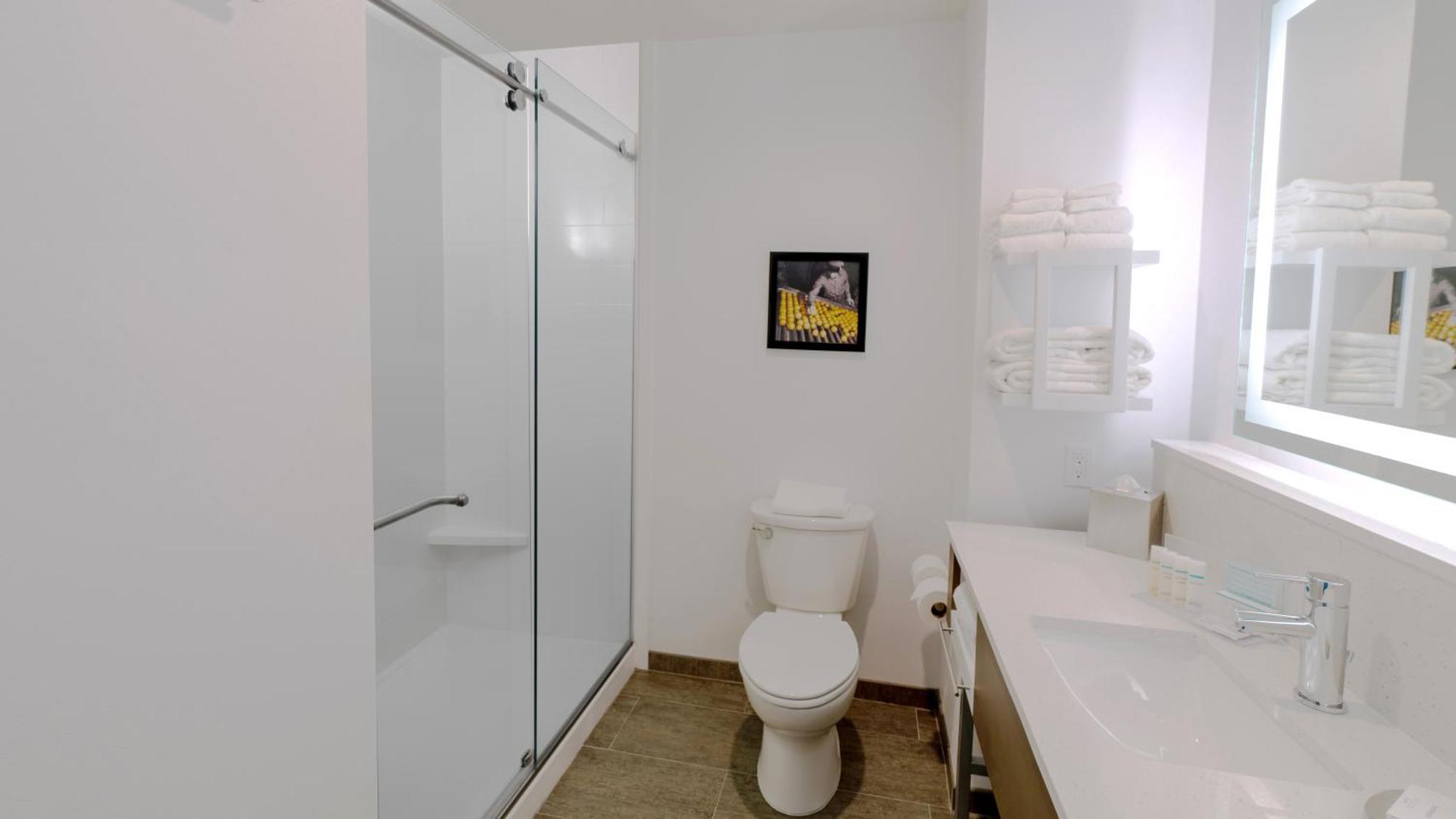 Hampton Inn Riverside Downtown Экстерьер фото