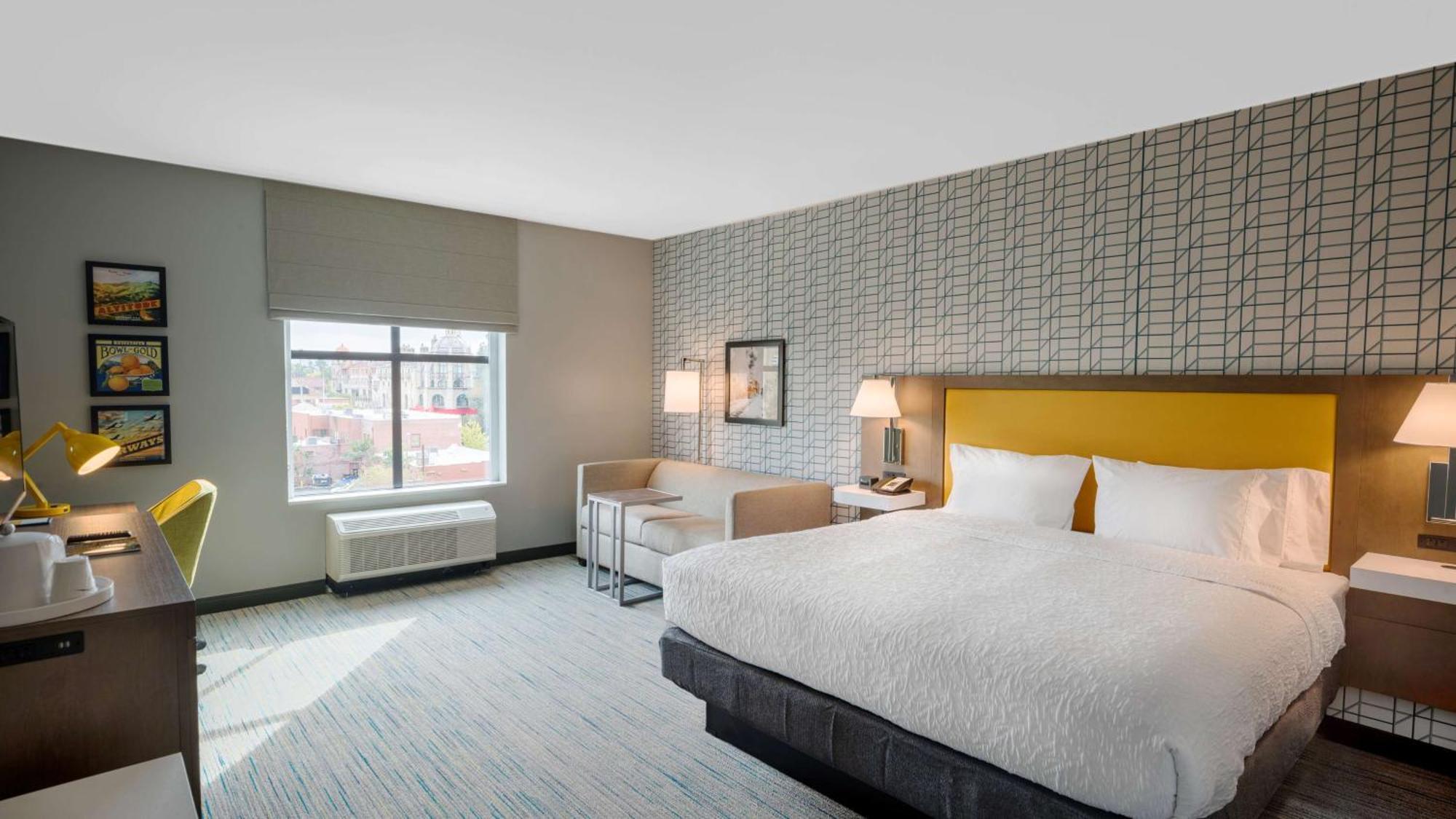 Hampton Inn Riverside Downtown Экстерьер фото